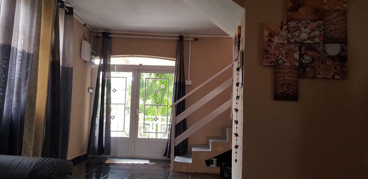 לה גולט La Casa Mia Guesthouse מראה חיצוני תמונה